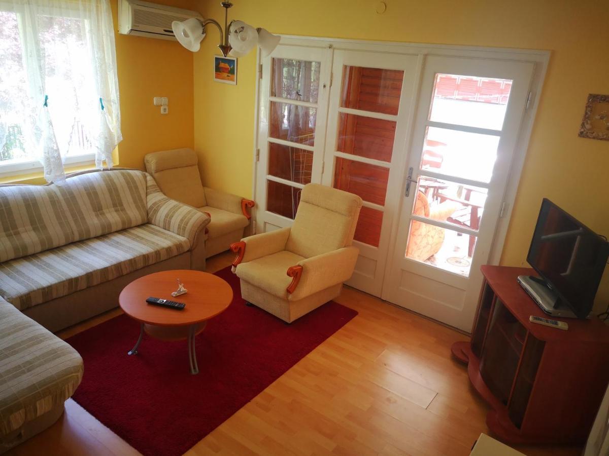 Vadasztanya Apartmanhazak Шиофок Экстерьер фото