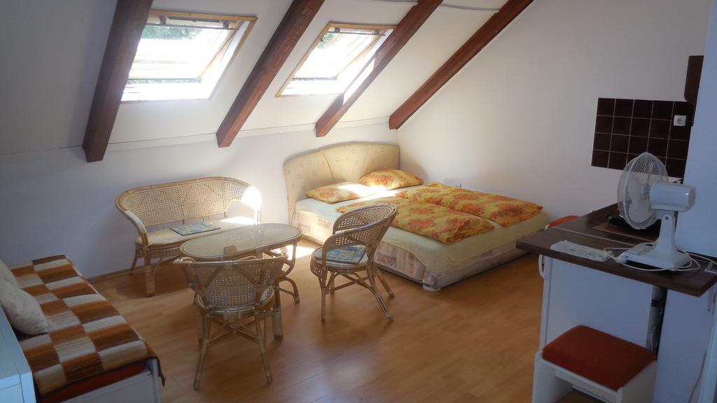 Vadasztanya Apartmanhazak Шиофок Экстерьер фото