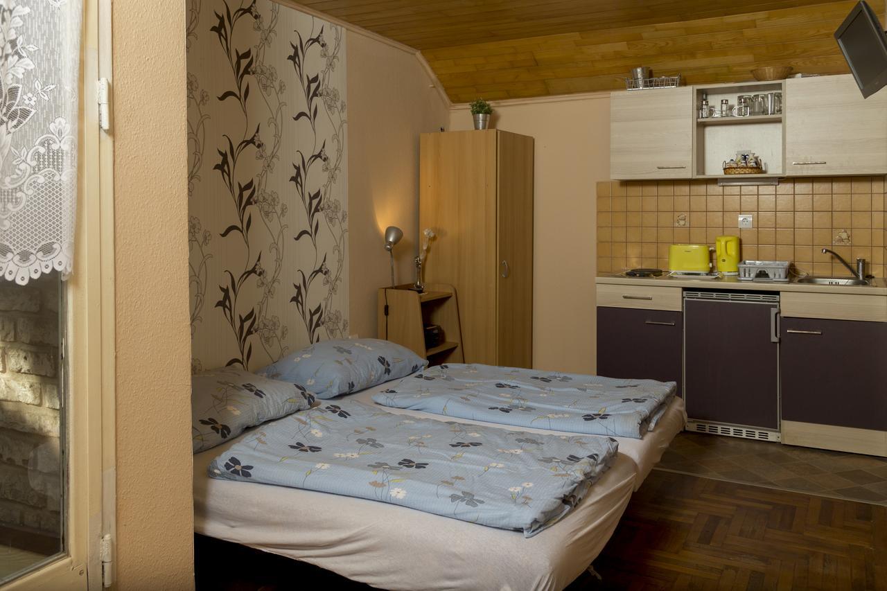 Vadasztanya Apartmanhazak Шиофок Экстерьер фото